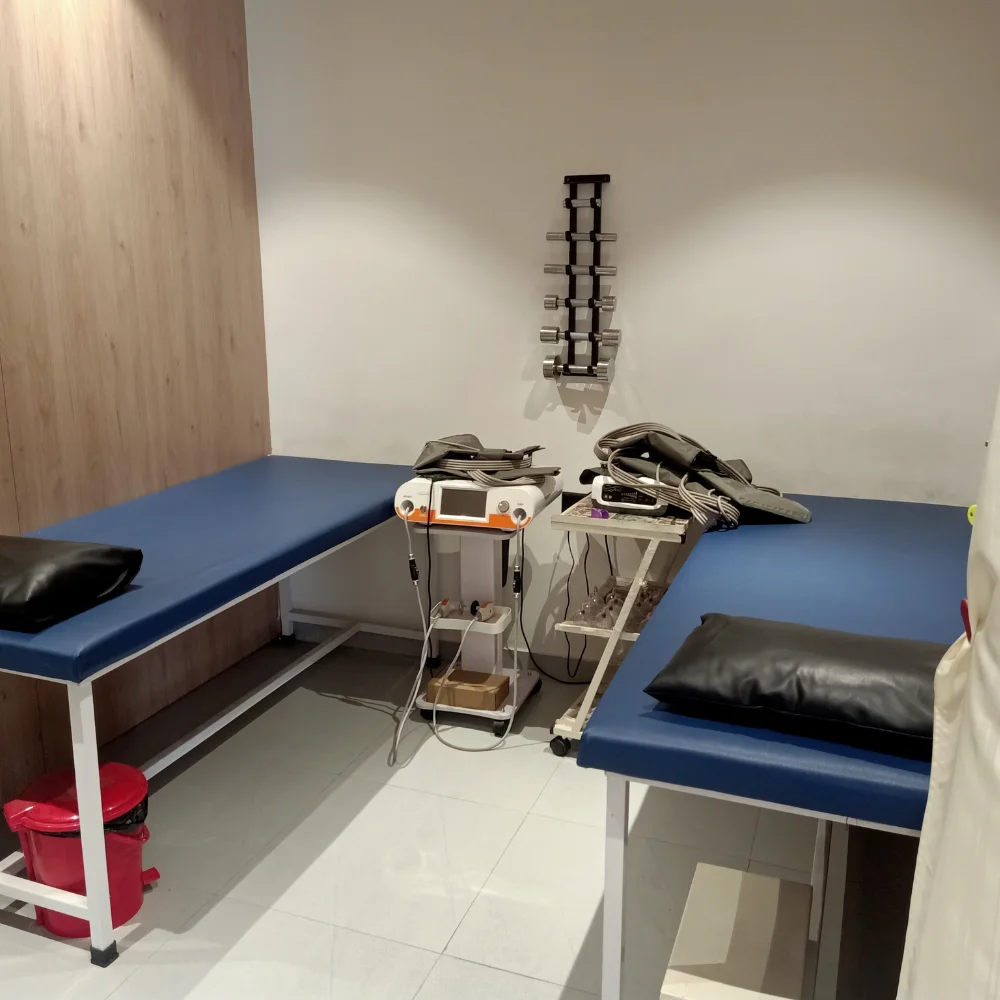 Complete Care Mehsana clinic facility photo 5