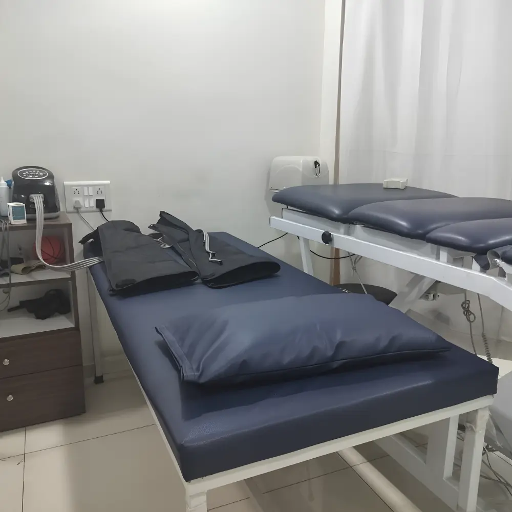 Complete Care South Bopal clinic facility photo 5